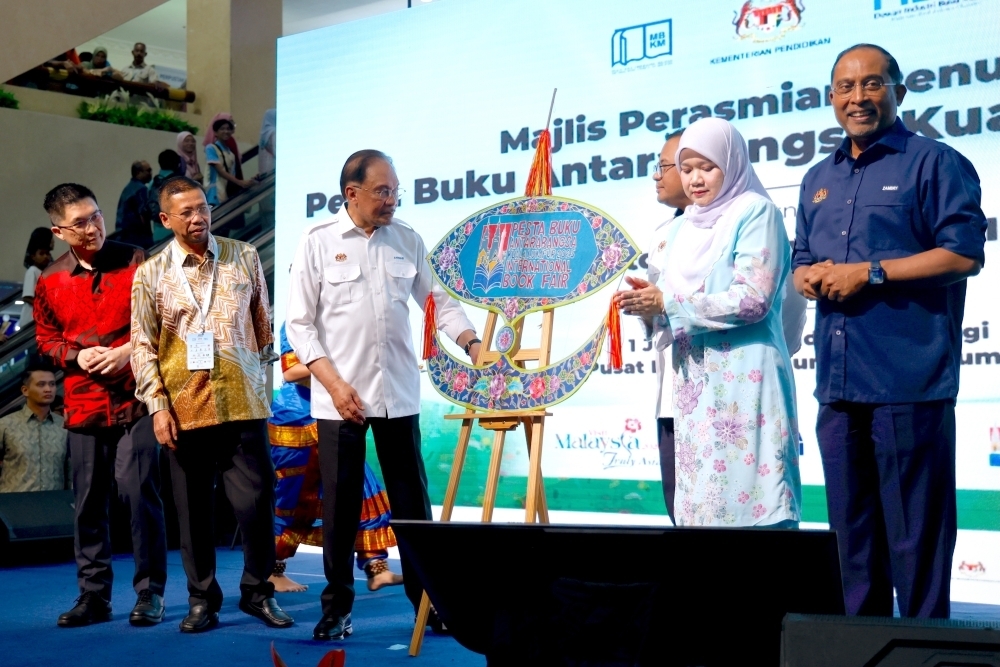 Malaysia phát phiếu mua sách miễn phí cho tất cả giáo viên